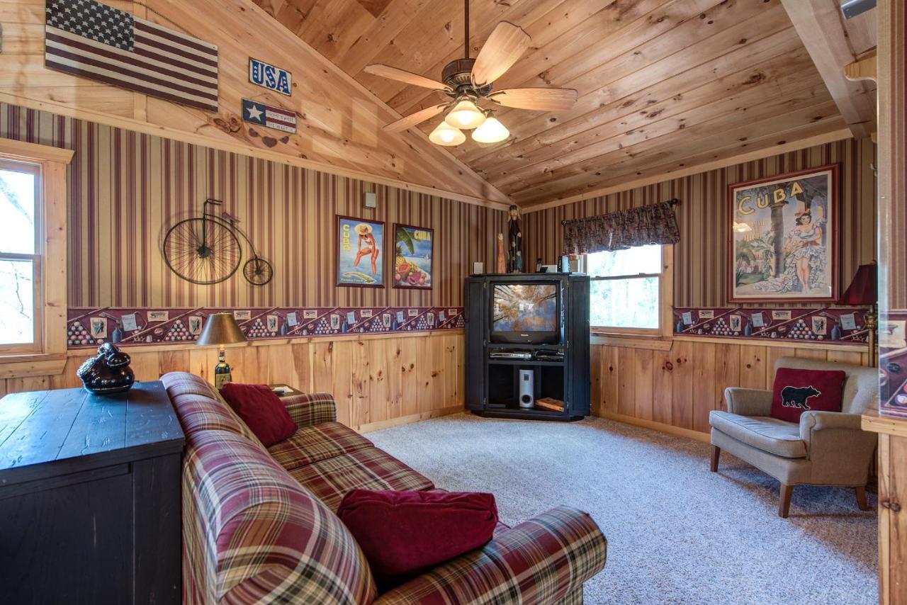 Lazy Cub Lodge Pigeon Forge Extérieur photo