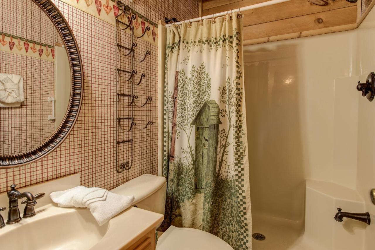 Lazy Cub Lodge Pigeon Forge Extérieur photo