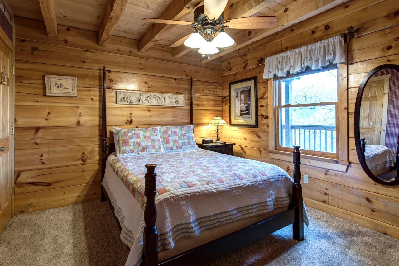 Lazy Cub Lodge Pigeon Forge Extérieur photo